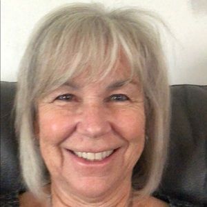 Meet your Posher, Holly